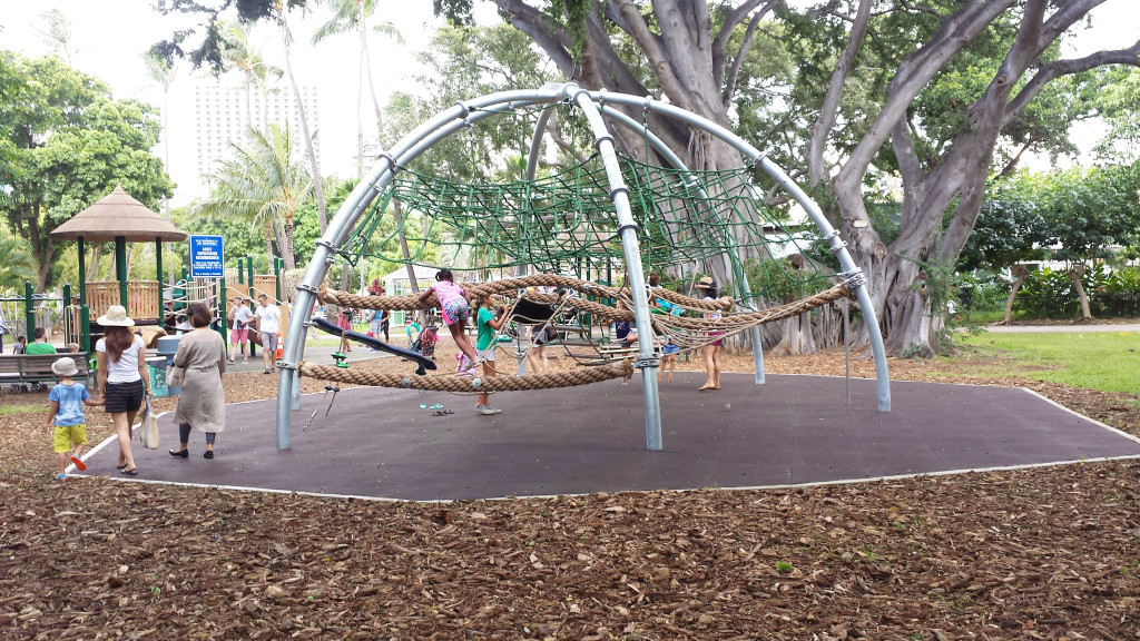 honolulu-zoo-playground-kids