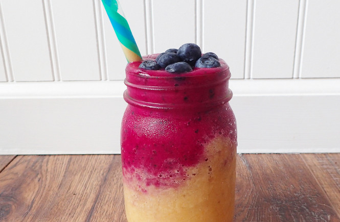 Papaya and Dragon Fruit Smoothie