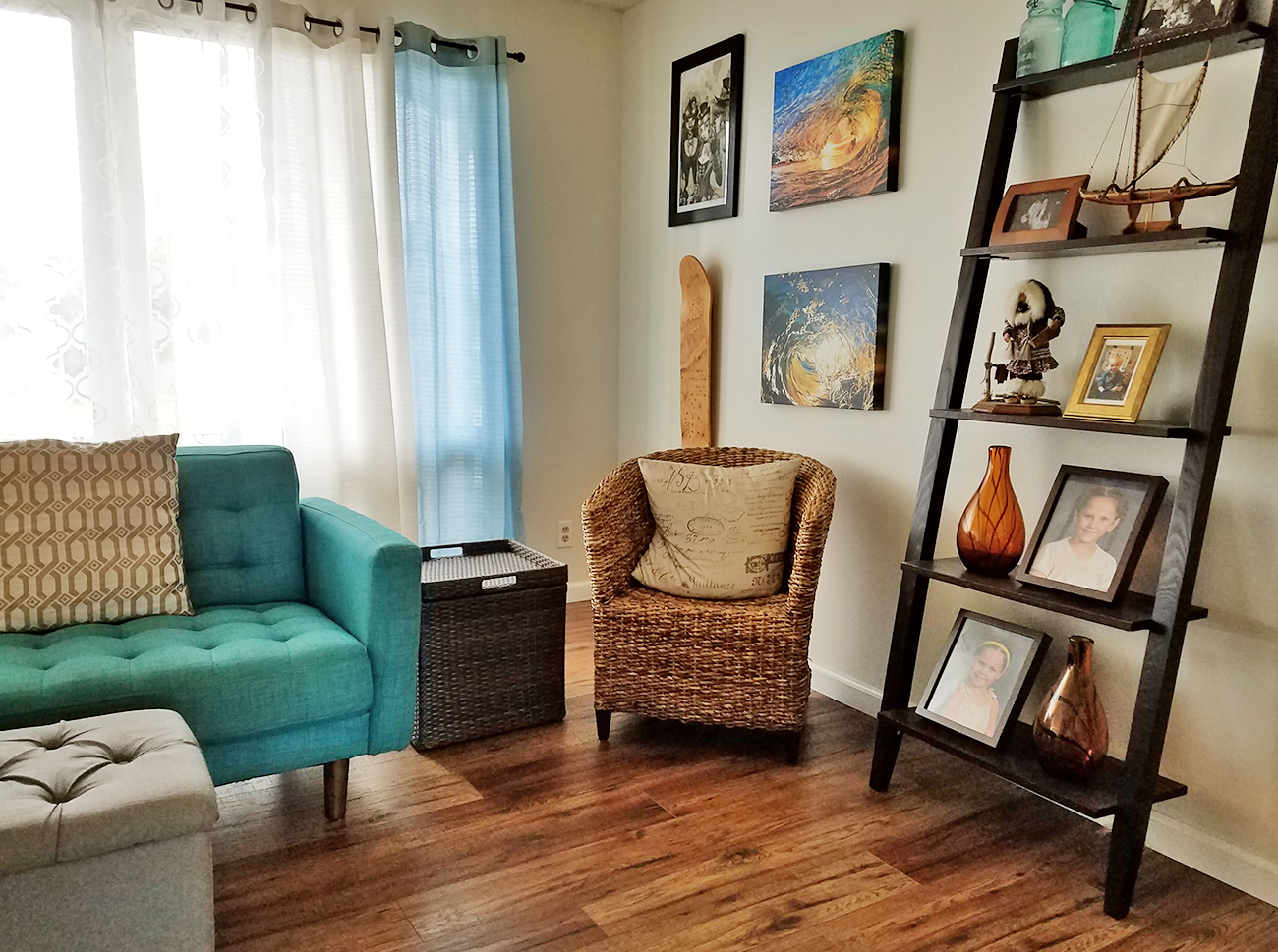 Beachy Post Modern Living Room