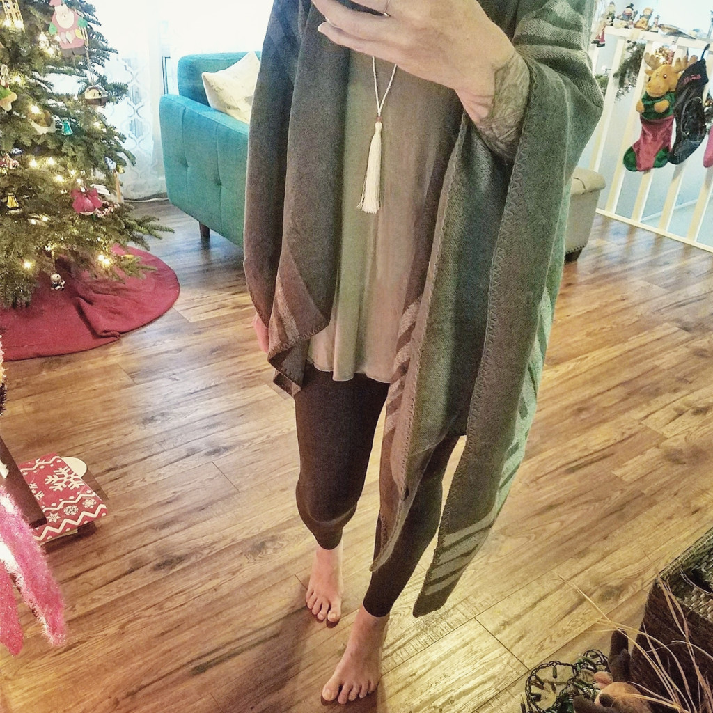 FabFitFun BB Dakota Poncho