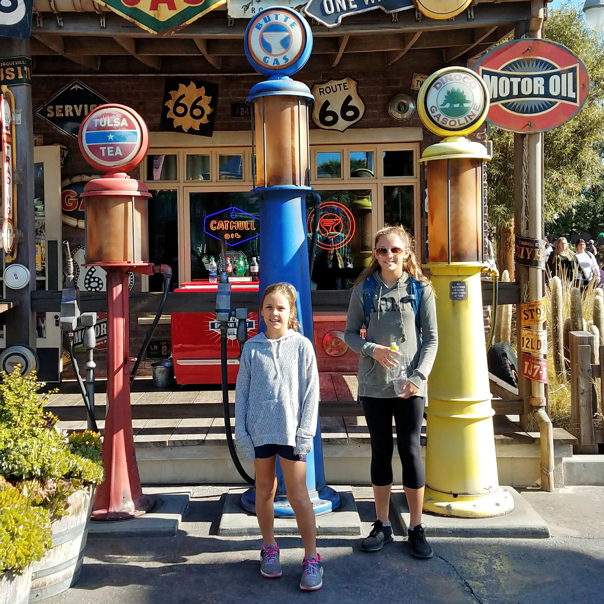 Cars Land Girls Gas Station