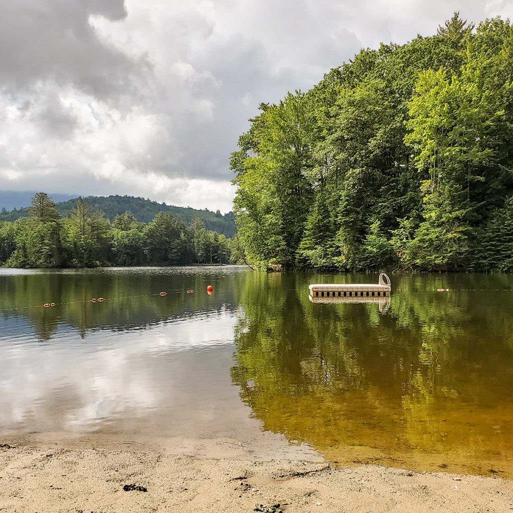 New Hampshire's White Mountains Lake